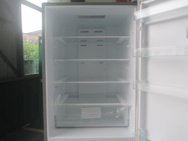 Full-width adjustable shelf | Smeta bottom freezer refrigerator