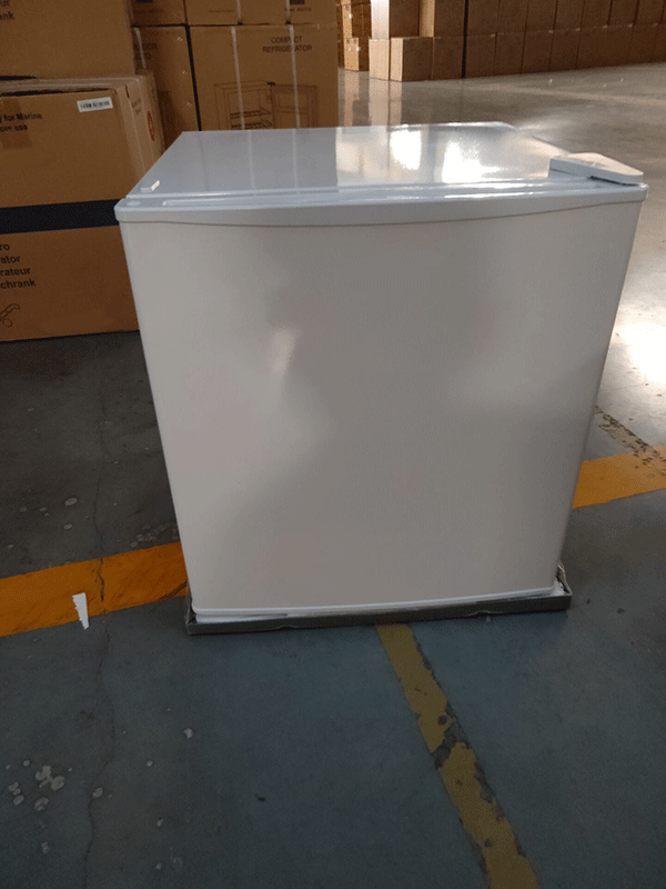 Smeta small refrigerator TSF-48D6_white Bulk photo